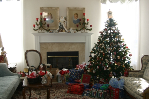 Christmas Tree and gifts
